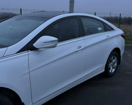 Белый Хендай Соната, объемом двигателя 2 л и пробегом 331 тыс. км за 7600 $, фото 2 на Automoto.ua