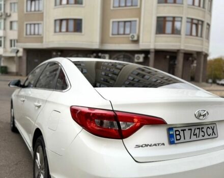 Белый Хендай Соната, объемом двигателя 2 л и пробегом 325 тыс. км за 7700 $, фото 5 на Automoto.ua