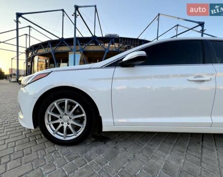 Білий Хендай Соната, об'ємом двигуна 2.36 л та пробігом 144 тис. км за 10900 $, фото 16 на Automoto.ua