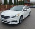 Белый Хендай Соната, объемом двигателя 2.36 л и пробегом 235 тыс. км за 11000 $, фото 1 на Automoto.ua