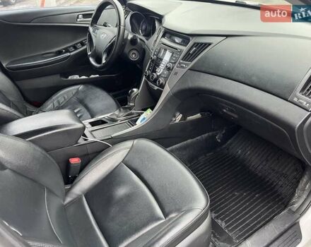 Білий Хендай Соната, об'ємом двигуна 2 л та пробігом 267 тис. км за 8500 $, фото 12 на Automoto.ua