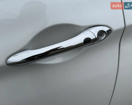 Білий Хендай Соната, об'ємом двигуна 2.36 л та пробігом 212 тис. км за 9990 $, фото 14 на Automoto.ua