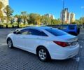 Белый Хендай Соната, объемом двигателя 2 л и пробегом 330 тыс. км за 6200 $, фото 3 на Automoto.ua