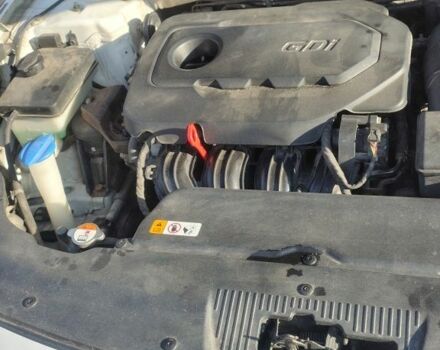 Белый Хендай Соната, объемом двигателя 2.4 л и пробегом 220 тыс. км за 7900 $, фото 6 на Automoto.ua