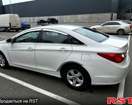 Белый Хендай Соната, объемом двигателя 2 л и пробегом 188 тыс. км за 7300 $, фото 4 на Automoto.ua