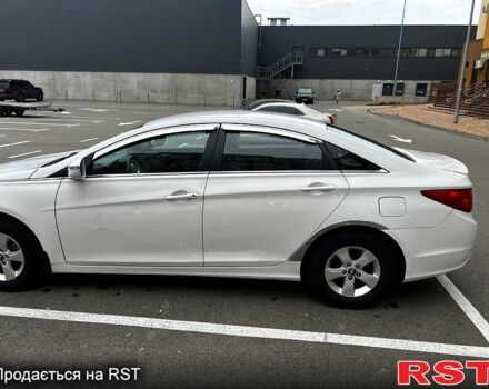 Белый Хендай Соната, объемом двигателя 2 л и пробегом 188 тыс. км за 7300 $, фото 2 на Automoto.ua