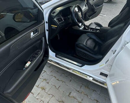Белый Хендай Соната, объемом двигателя 2 л и пробегом 172 тыс. км за 11999 $, фото 19 на Automoto.ua