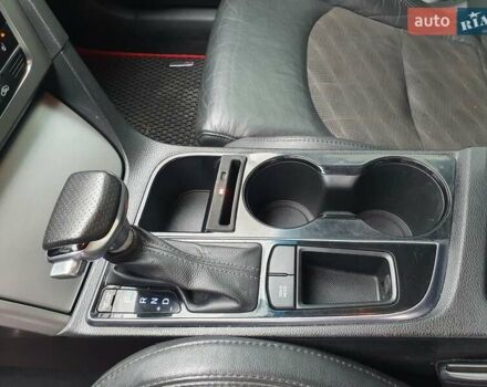 Белый Хендай Соната, объемом двигателя 2.36 л и пробегом 235 тыс. км за 11000 $, фото 12 на Automoto.ua