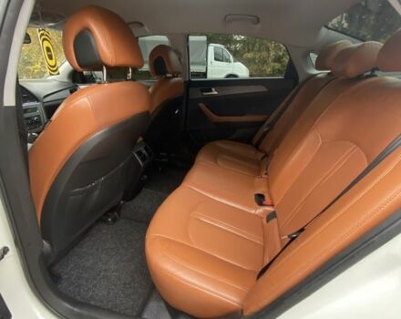 Білий Хендай Соната, об'ємом двигуна 2 л та пробігом 202 тис. км за 8200 $, фото 5 на Automoto.ua