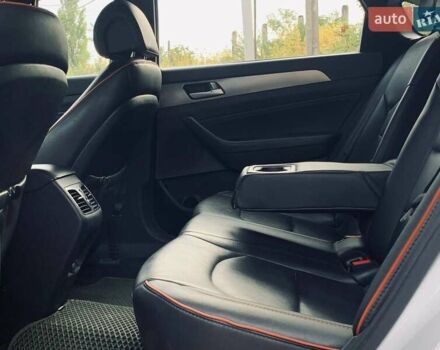 Белый Хендай Соната, объемом двигателя 2 л и пробегом 135 тыс. км за 11799 $, фото 21 на Automoto.ua