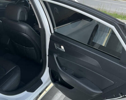 Белый Хендай Соната, объемом двигателя 2.36 л и пробегом 132 тыс. км за 10600 $, фото 42 на Automoto.ua