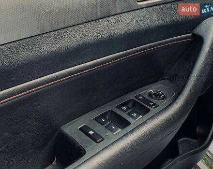 Белый Хендай Соната, объемом двигателя 2 л и пробегом 135 тыс. км за 11799 $, фото 18 на Automoto.ua