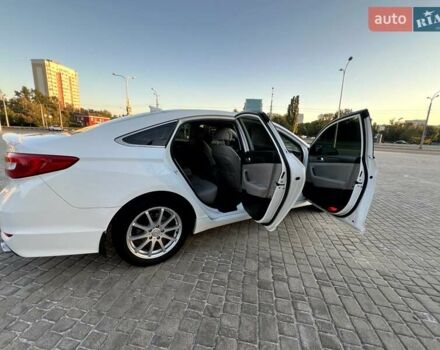 Білий Хендай Соната, об'ємом двигуна 2.36 л та пробігом 144 тис. км за 10900 $, фото 14 на Automoto.ua