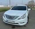 Белый Хендай Соната, объемом двигателя 2 л и пробегом 397 тыс. км за 6200 $, фото 1 на Automoto.ua