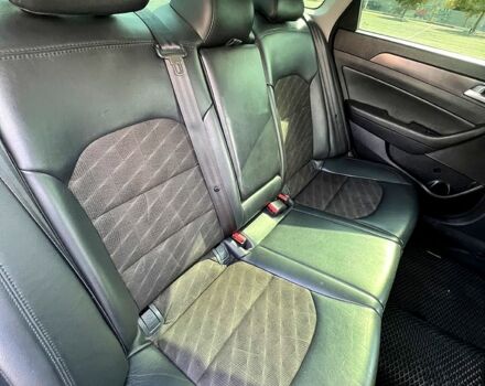 Білий Хендай Соната, об'ємом двигуна 2.4 л та пробігом 174 тис. км за 10000 $, фото 4 на Automoto.ua