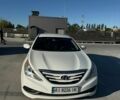 Белый Хендай Соната, объемом двигателя 2.4 л и пробегом 190 тыс. км за 8300 $, фото 1 на Automoto.ua