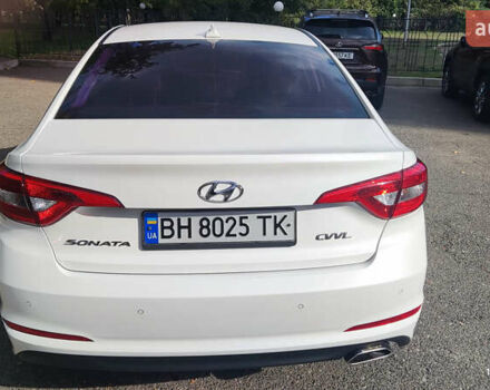 Білий Хендай Соната, об'ємом двигуна 2 л та пробігом 188 тис. км за 13300 $, фото 4 на Automoto.ua
