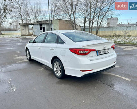 Белый Хендай Соната, объемом двигателя 2.4 л и пробегом 119 тыс. км за 10500 $, фото 4 на Automoto.ua