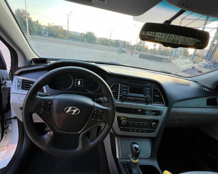 Білий Хендай Соната, об'ємом двигуна 2.36 л та пробігом 144 тис. км за 10900 $, фото 32 на Automoto.ua