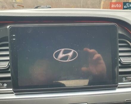 Белый Хендай Соната, объемом двигателя 2.36 л и пробегом 235 тыс. км за 11000 $, фото 20 на Automoto.ua