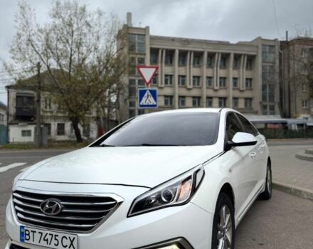 Белый Хендай Соната, объемом двигателя 2 л и пробегом 325 тыс. км за 7700 $, фото 1 на Automoto.ua