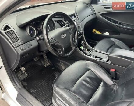 Білий Хендай Соната, об'ємом двигуна 2 л та пробігом 267 тис. км за 8500 $, фото 11 на Automoto.ua