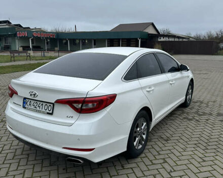 Белый Хендай Соната, объемом двигателя 2 л и пробегом 280 тыс. км за 9999 $, фото 5 на Automoto.ua