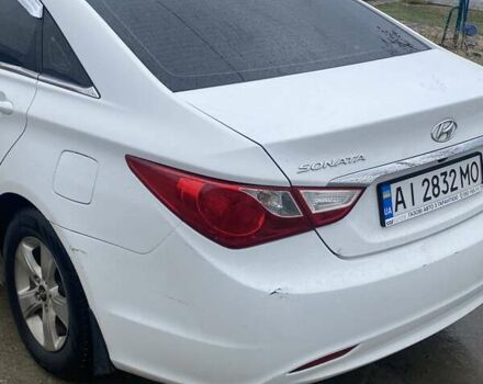 Белый Хендай Соната, объемом двигателя 2 л и пробегом 228 тыс. км за 7600 $, фото 3 на Automoto.ua