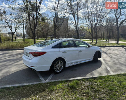 Білий Хендай Соната, об'ємом двигуна 2.36 л та пробігом 132 тис. км за 12000 $, фото 6 на Automoto.ua