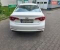 Белый Хендай Соната, объемом двигателя 2 л и пробегом 245 тыс. км за 9200 $, фото 3 на Automoto.ua