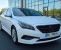 Белый Хендай Соната, объемом двигателя 2.36 л и пробегом 131 тыс. км за 11999 $, фото 1 на Automoto.ua