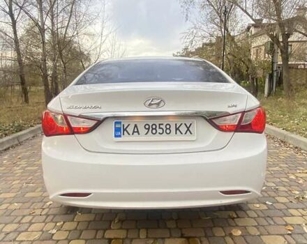 Белый Хендай Соната, объемом двигателя 2 л и пробегом 570 тыс. км за 6200 $, фото 3 на Automoto.ua