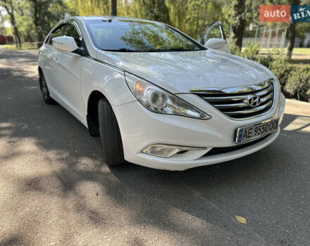 Белый Хендай Соната, объемом двигателя 2 л и пробегом 183 тыс. км за 8500 $, фото 11 на Automoto.ua