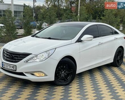 Білий Хендай Соната, об'ємом двигуна 2 л та пробігом 230 тис. км за 7500 $, фото 2 на Automoto.ua