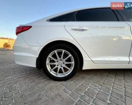 Білий Хендай Соната, об'ємом двигуна 2.36 л та пробігом 144 тис. км за 10900 $, фото 18 на Automoto.ua