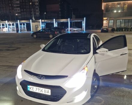 Білий Хендай Соната, об'ємом двигуна 2 л та пробігом 120 тис. км за 11600 $, фото 4 на Automoto.ua
