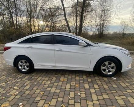 Белый Хендай Соната, объемом двигателя 2 л и пробегом 570 тыс. км за 6200 $, фото 2 на Automoto.ua