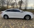 Белый Хендай Соната, объемом двигателя 2 л и пробегом 570 тыс. км за 6200 $, фото 2 на Automoto.ua