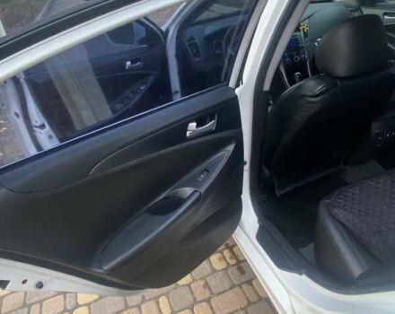 Белый Хендай Соната, объемом двигателя 2 л и пробегом 570 тыс. км за 6200 $, фото 8 на Automoto.ua