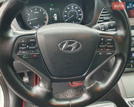 Белый Хендай Соната, объемом двигателя 2.36 л и пробегом 235 тыс. км за 11000 $, фото 11 на Automoto.ua