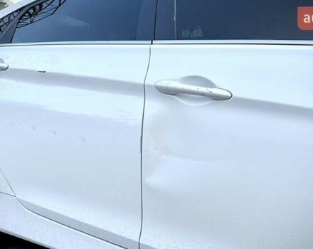 Білий Хендай Соната, об'ємом двигуна 2.4 л та пробігом 211 тис. км за 8500 $, фото 1 на Automoto.ua