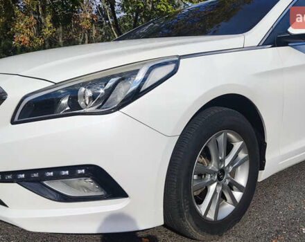 Білий Хендай Соната, об'ємом двигуна 2 л та пробігом 188 тис. км за 13300 $, фото 3 на Automoto.ua