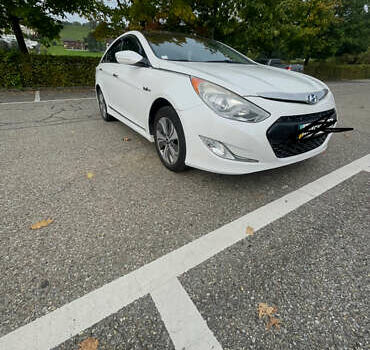 Білий Хендай Соната, об'ємом двигуна 2.36 л та пробігом 138 тис. км за 11000 $, фото 8 на Automoto.ua