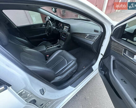 Білий Хендай Соната, об'ємом двигуна 2 л та пробігом 262 тис. км за 12700 $, фото 8 на Automoto.ua
