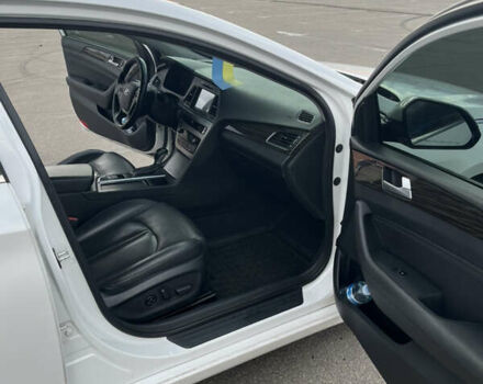 Білий Хендай Соната, об'ємом двигуна 2 л та пробігом 176 тис. км за 12500 $, фото 9 на Automoto.ua