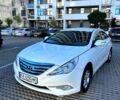 Белый Хендай Соната, объемом двигателя 2 л и пробегом 330 тыс. км за 6200 $, фото 1 на Automoto.ua