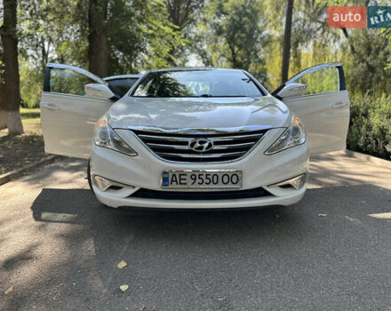 Белый Хендай Соната, объемом двигателя 2 л и пробегом 183 тыс. км за 8500 $, фото 9 на Automoto.ua