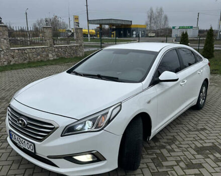 Белый Хендай Соната, объемом двигателя 2 л и пробегом 280 тыс. км за 9999 $, фото 6 на Automoto.ua