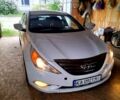 Белый Хендай Соната, объемом двигателя 2 л и пробегом 317 тыс. км за 8900 $, фото 1 на Automoto.ua