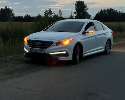 Білий Хендай Соната, об'ємом двигуна 2.36 л та пробігом 239 тис. км за 10600 $, фото 2 на Automoto.ua